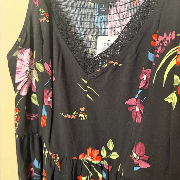 Torrid Black Floral top - Picture 2 of 9